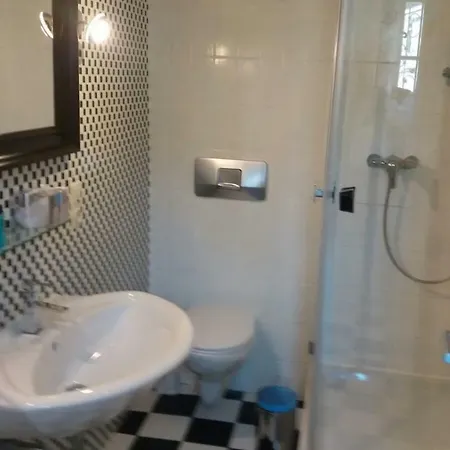 Historisches Wirtshaus An Der Lahn 3* Ланштайн